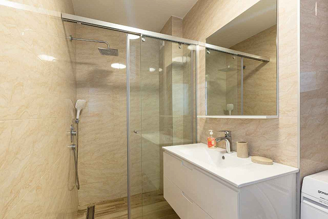 Eine gemütliche und moderne 53 m² große Wohnung in Bečići — photo 14